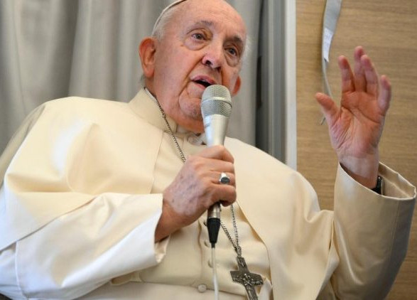 "Я не имел в виду империализм. Я говорил о культуре": Папа Римский объяснил, что имел в виду во время разговора с российскими католиками