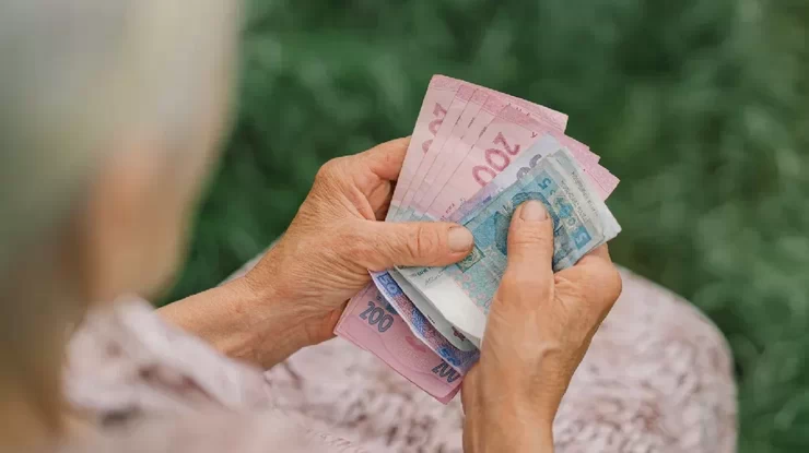 Українцям заплатять доплати до пенсій: хто і скільки отримає