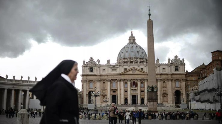 Суд Ватикану засудив кардинала Анджело Беччу до 5,5 років ув'язнення за розтрату