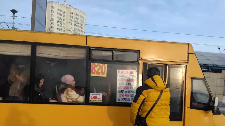 У маршрутках Києва з'явилася безготівкова оплата проїзду