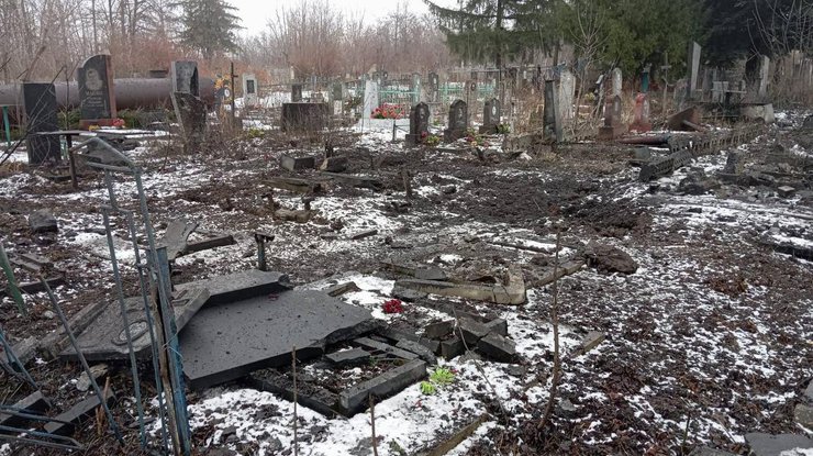 Росіяни обстріляли Вовчанськ та цвинтар у Куп'янську