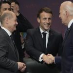 Впервые с 2022 года прошли переговоры глав Минобороны Франции и РФ