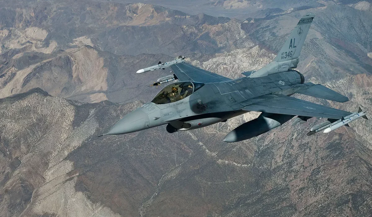 F-16,