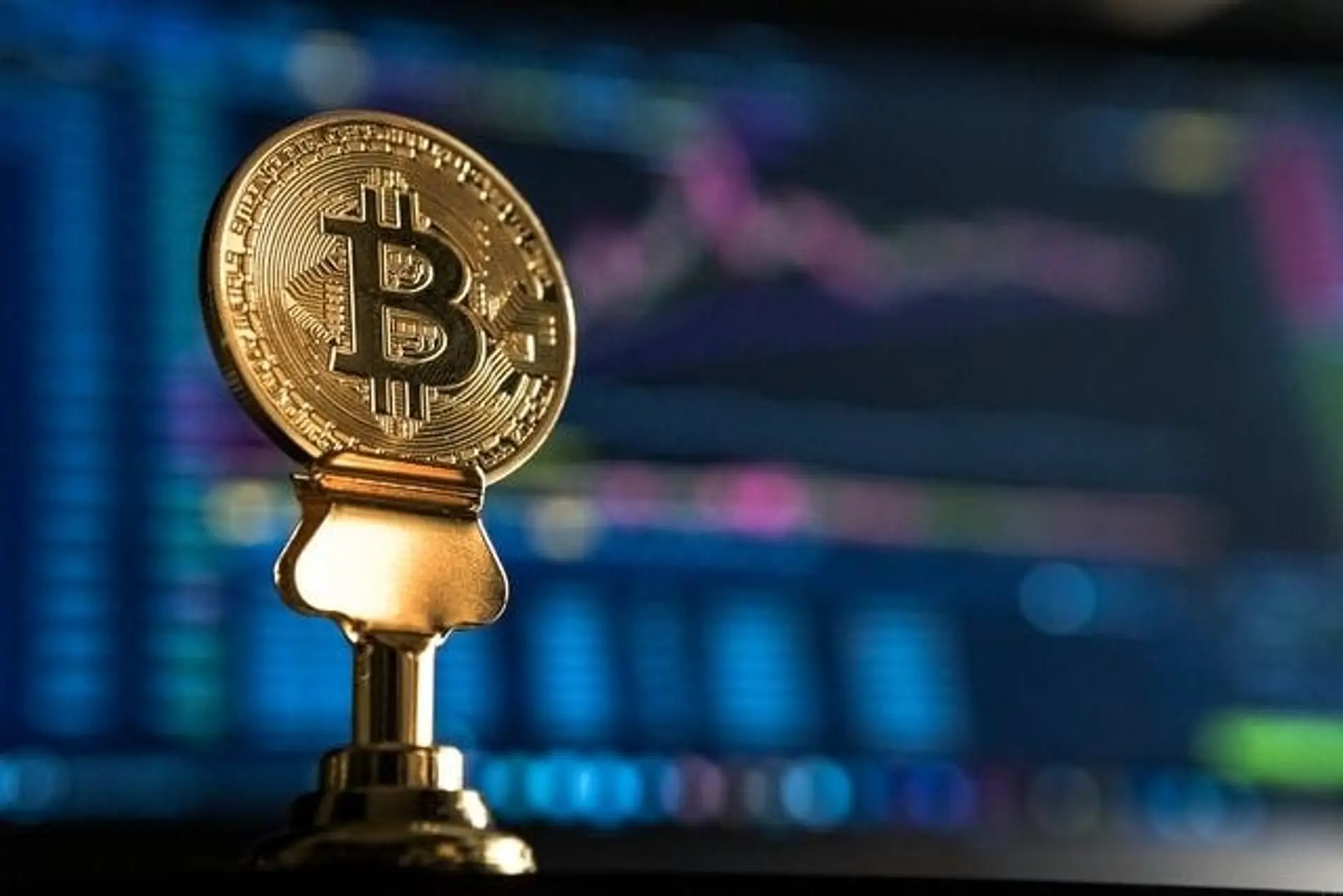 за май биткоин подорожал на 15%