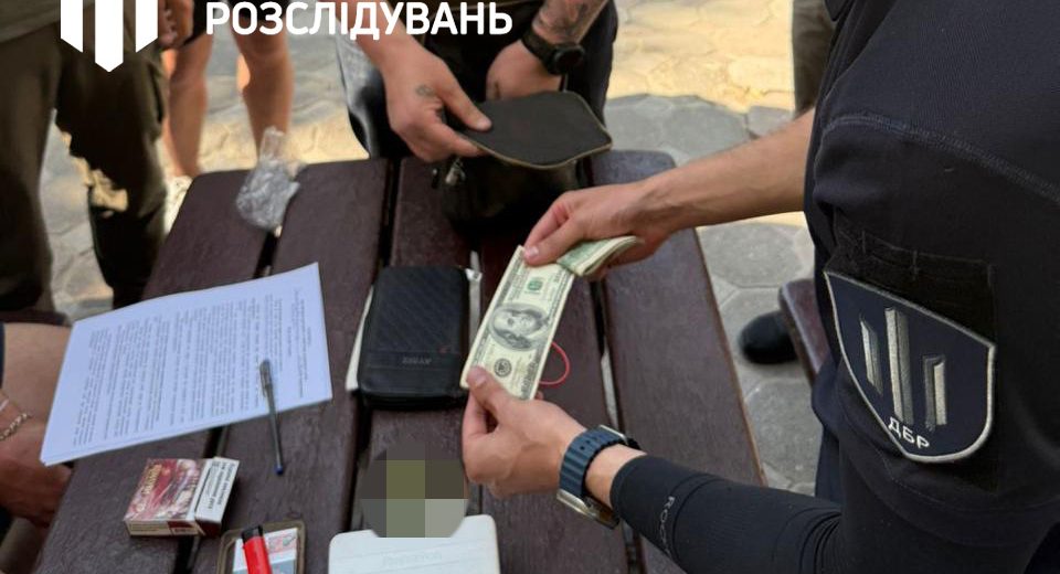 Затримали правоохоронця який переправляв ухилянтів закордон