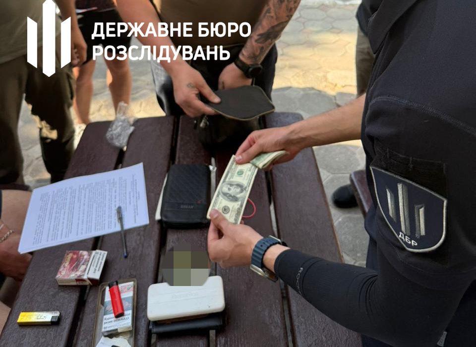 Затримали правоохоронця який переправляв ухилянтів закордон