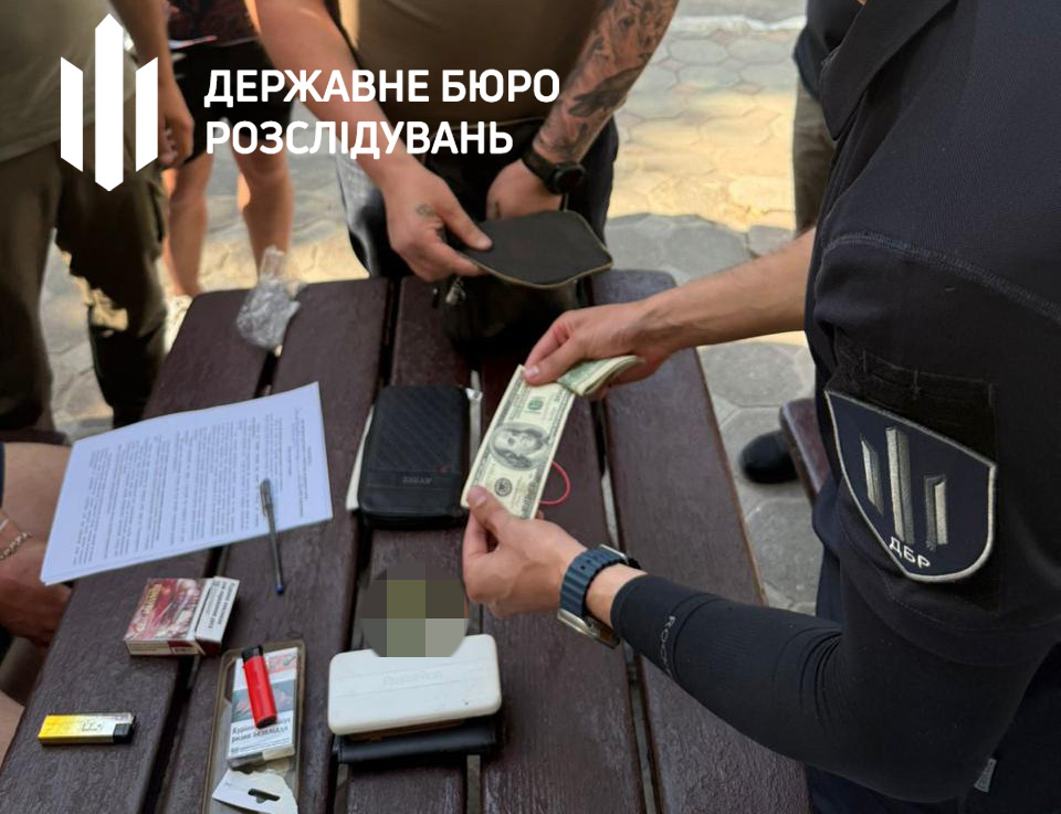 Затримали правоохоронця який переправляв ухилянтів закордон