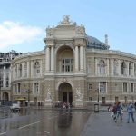 Чому флагманські смартфони більше не мають слота для карт пам’яті
