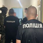 Поширення сарани в Україні: які області опинились під загрозою влітку 2025 року
