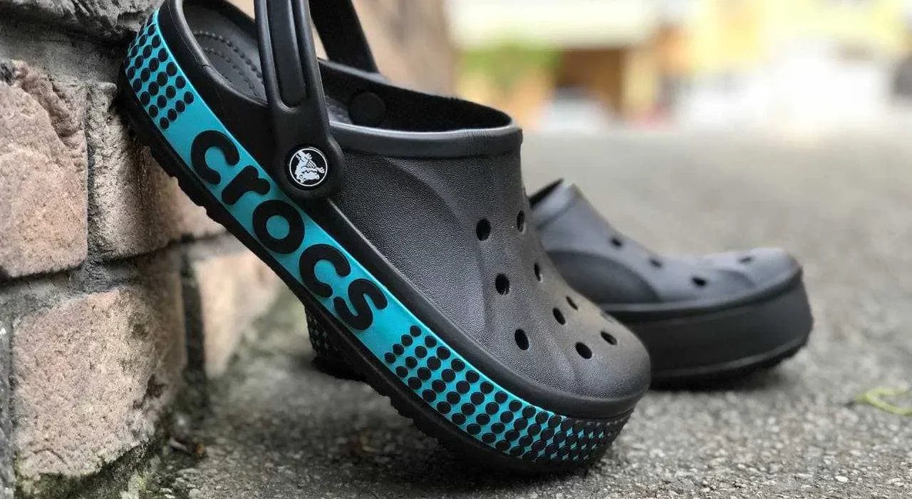 Акції Crocs впали на 30% через мита в США та падіння попиту