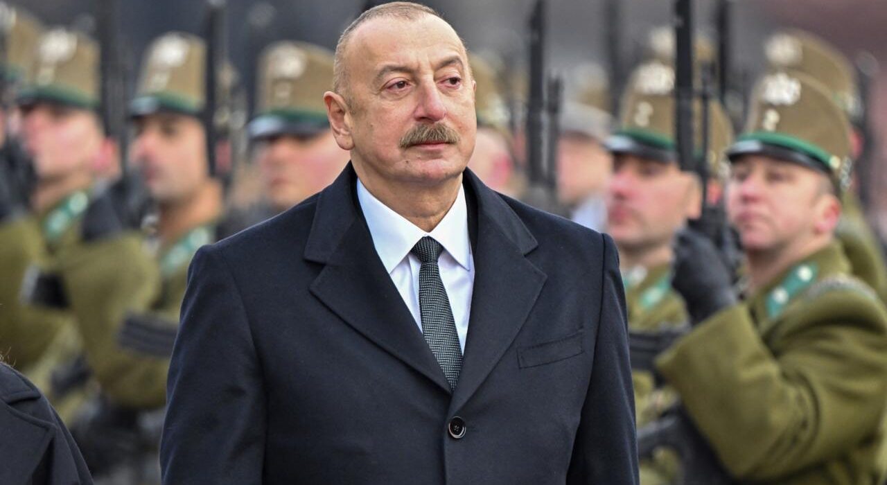 Ільхам Алієв Азербайджан має бути готовий до війни будь-коли