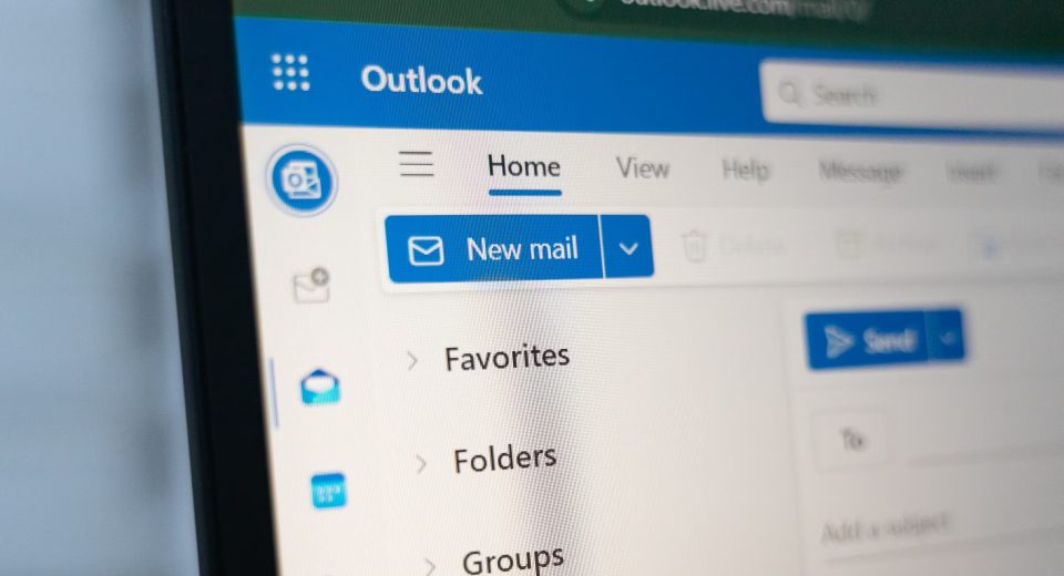 Microsoft змінює розташування кнопки «Надіслати» в Outlook