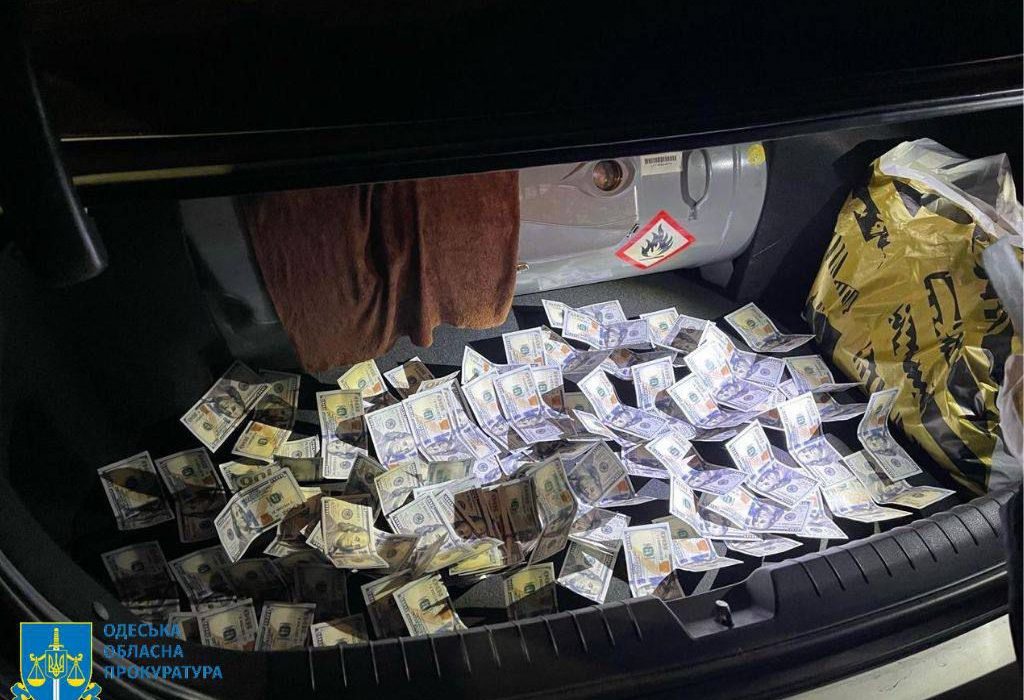 В Одесі правоохоронці викрили схему втечі призовників за $12 тисяч
