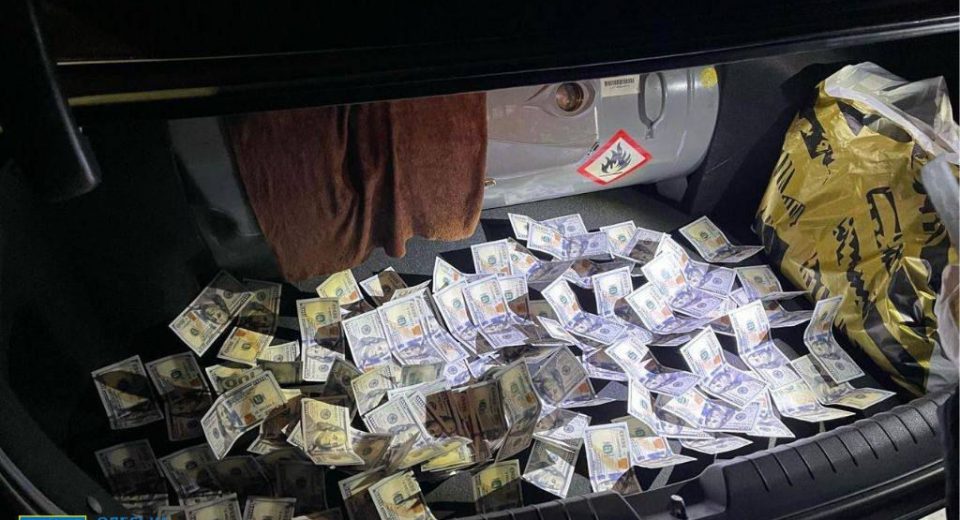 В Одесі правоохоронці викрили схему втечі призовників за $12 тисяч