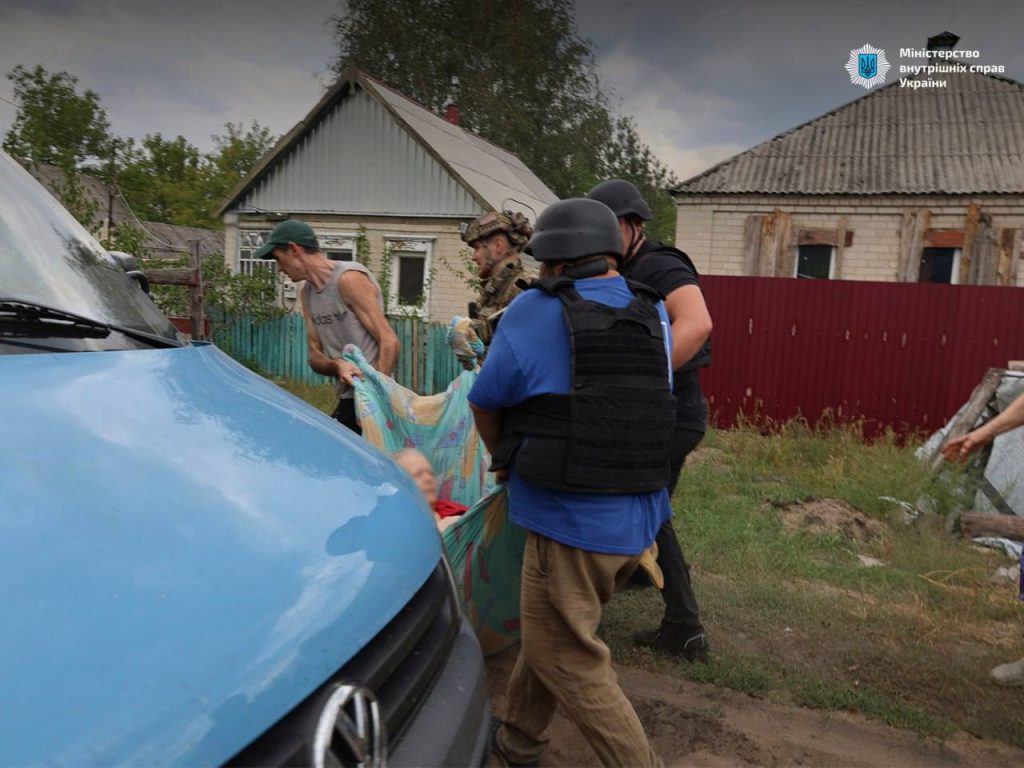 Авіаудар у Яровій 23 загиблих у черзі за пенсією від УкрПошти