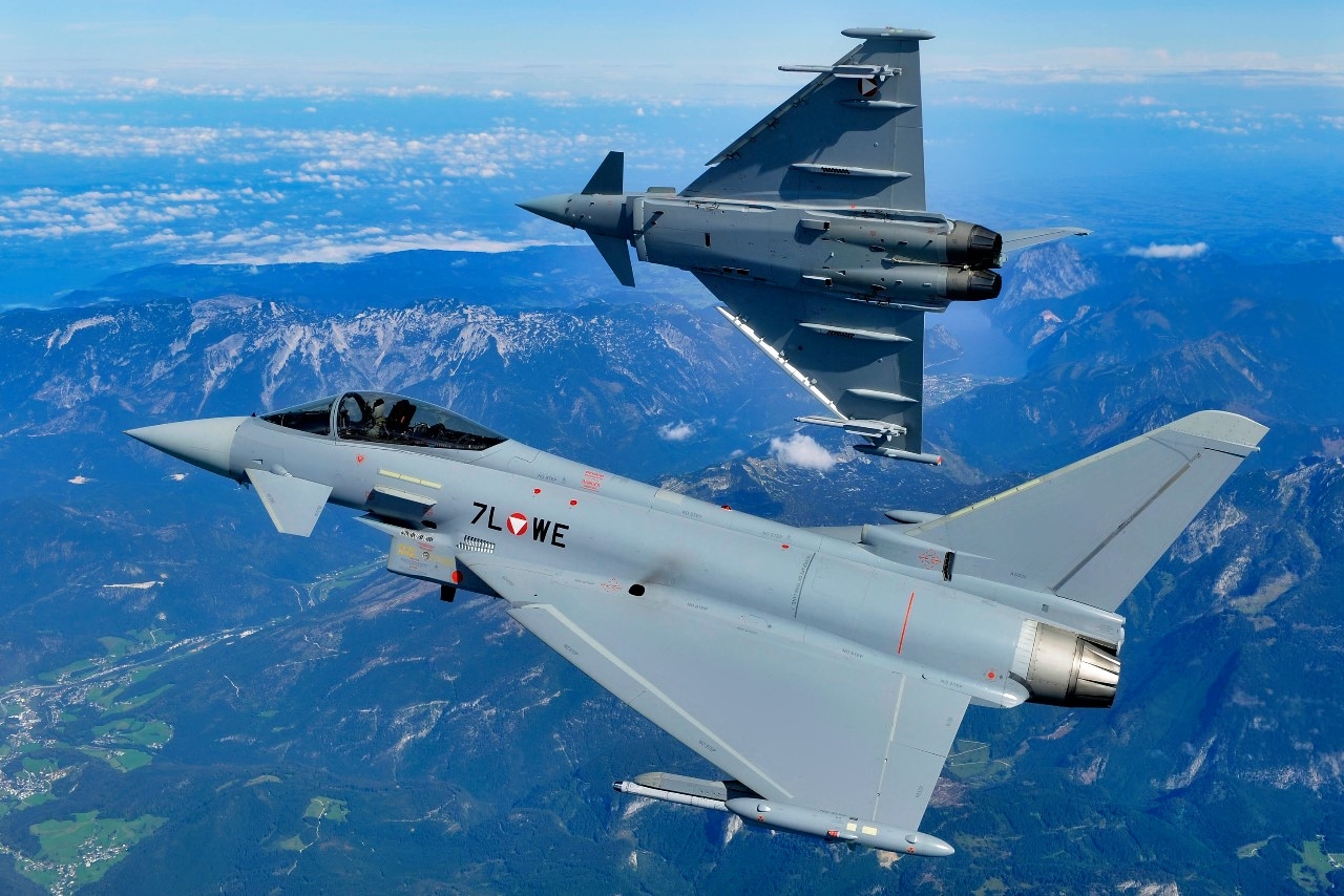 Британські літаки Typhoon розпочали патрулі над Польщею
