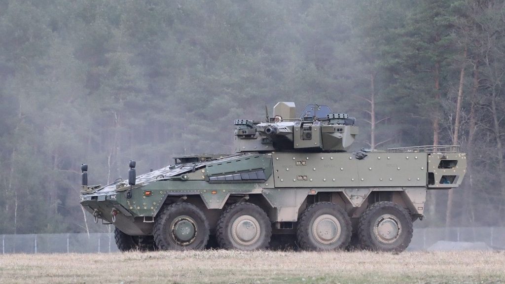 Німеччина дає Україні 500 бойових машин і ракети щороку