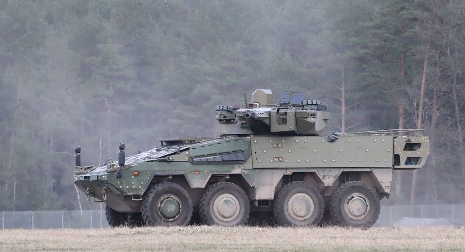 Німеччина дає Україні 500 бойових машин і ракети щороку