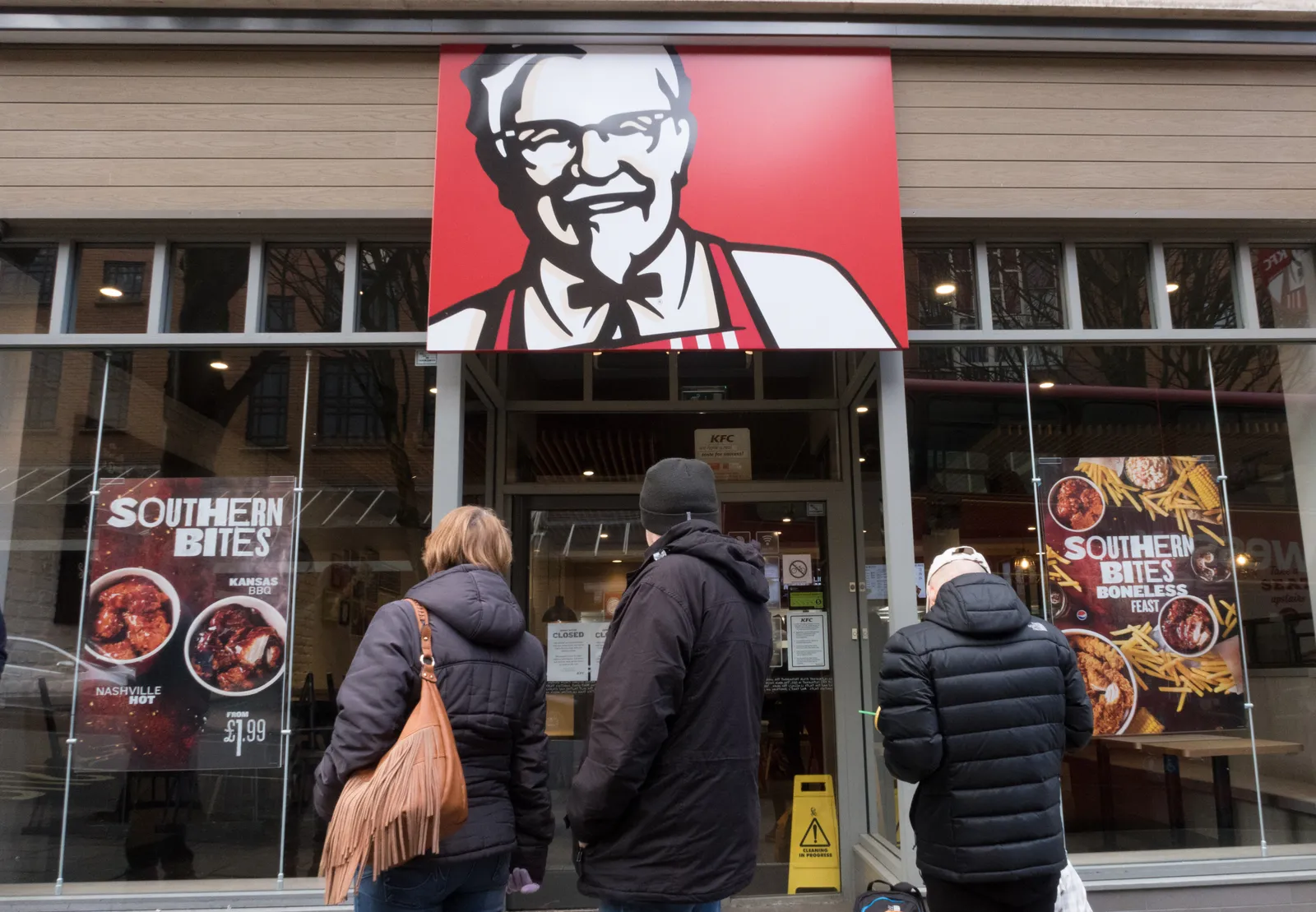Прострочене м’ясо та скандали мережі KFC у Ліберці в Чехії