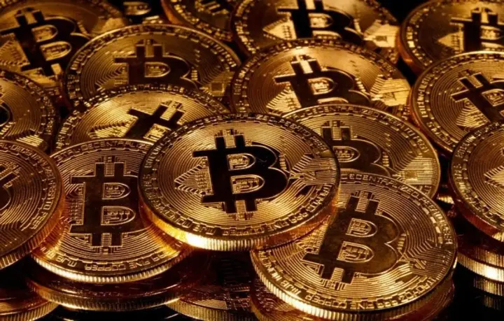 біткоїн історичний максимум, Bitcoin $125 тисяч, курс біткоїна рекорд, причини стрибка BTC, прогноз біткоїна 2025