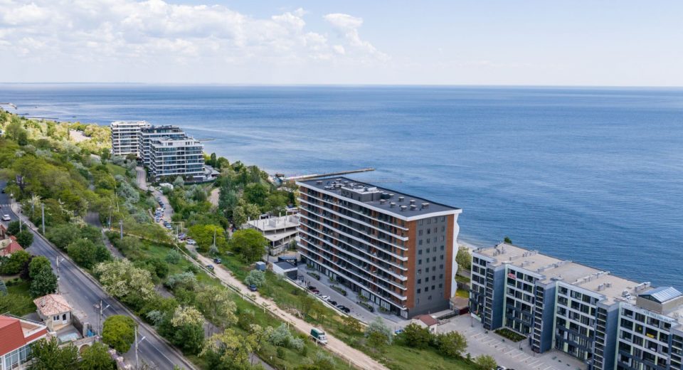 Погода в Одесі 5 жовтня 2025 хмарно, теплий вітер і спокійне море