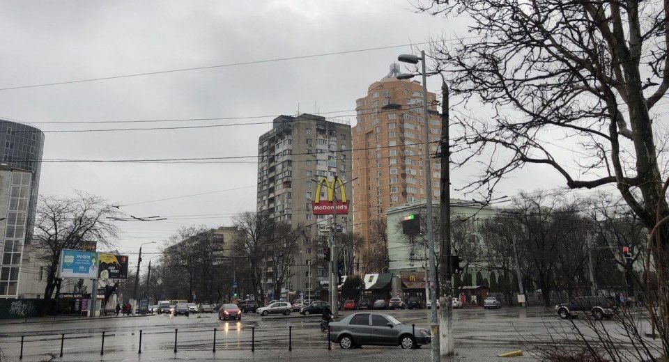 Погода в Одесі 7 жовтня 2025 року дощ, вітер і прохолодне море