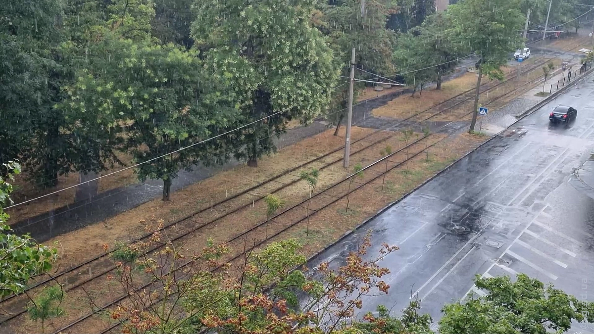 Погода в Одесі 8 жовтня 2025 дощовий день і штормовий вітер