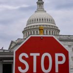 Чому немає роз’єму під навушники у смартфонах: причини, наслідки та рішення