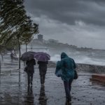 До чого сниться балкон: бачити море з тераси або стояти на висоті — про що каже твоя підсвідомість