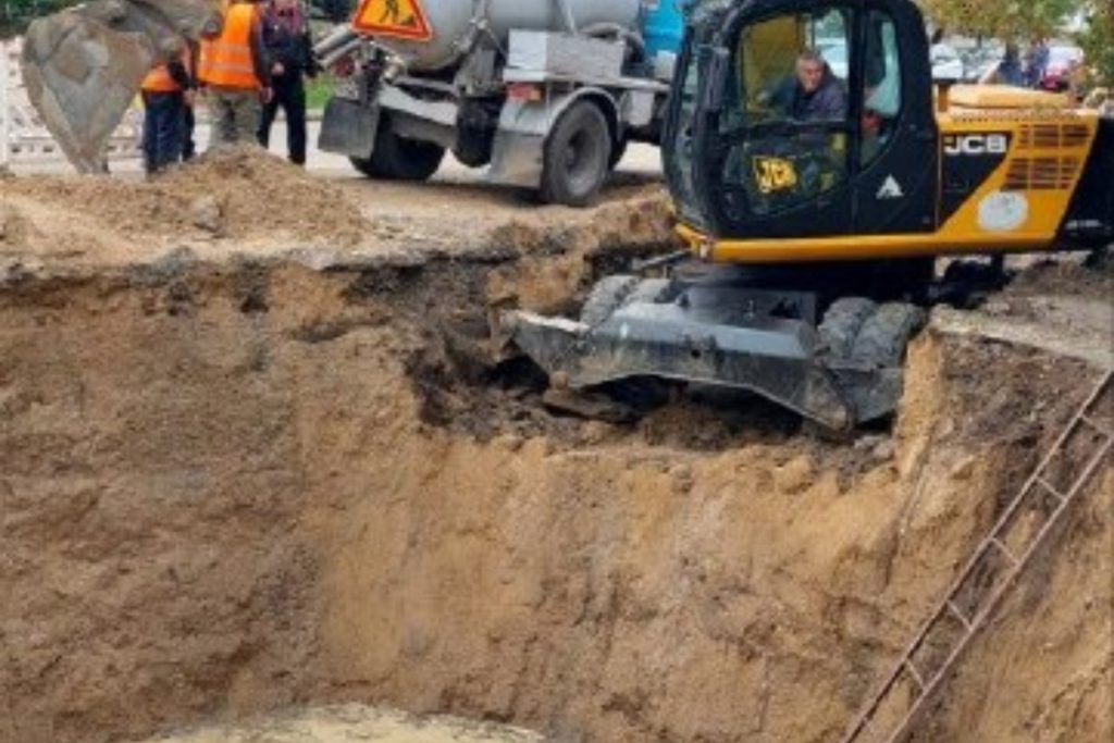 Аварійні роботи на магістральному водогоні в Одесі, жовтень 2026