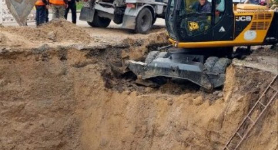 Аварійні роботи на магістральному водогоні в Одесі, жовтень 2026