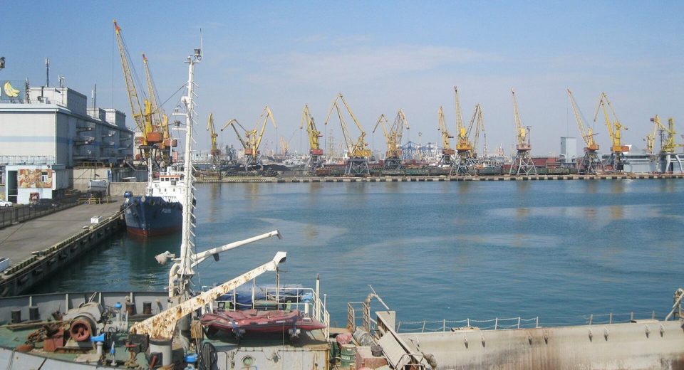 Одеський морський порт: крани й причали