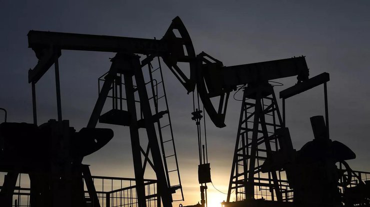 Ціни на нафту падають третій тиждень поспіль - Bloomberg